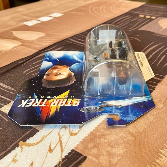 2022 Star Trek Universe 5” Michael Burnham Figure - Picture 5 of 12